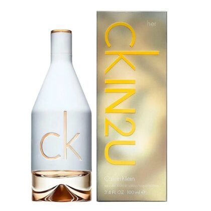 CK IN2U for Her, perfume femenino con frescura cítrica, corazón floral y base cálida envolvente.