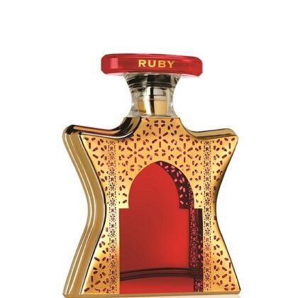 Bond No 9 Dubai Ruby, frescura especiada y floral con un toque misterioso y sofisticado.