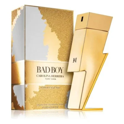 Bad Boy Gold Fantasy, perfume masculino audaz con cítricos, cacao y maderas cálidas envolventes.