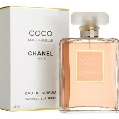 Descubre Coco Mademoiselle de Chanel, una fragancia chipre-floral con naranja, jazmín y fondo ambarado.