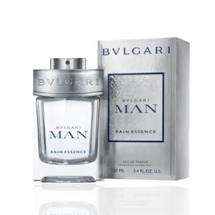 Bvlgari Man Rain Essence de Bvlgari: frescura de té verde, loto blanco y ámbar para hombres conectados con la fuerza creativa de la lluvia.