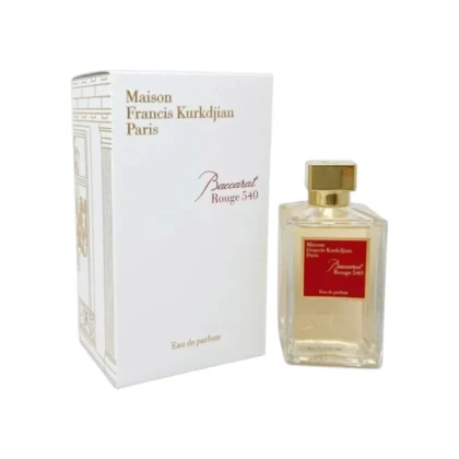 Elegancia y lujo en Baccarat Rouge 540 Eau De Parfum, un ícono de la alta perfumería moderna.