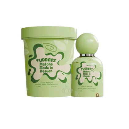 Perfume gourmand con té matcha, crema batida y vainilla sobre una base cálida de almizcle y madera ligera.