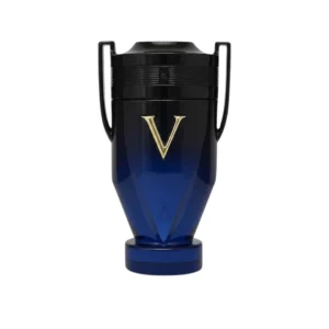 Botella del perfume Rabanne Invictus Victory Elixir en forma de trofeo.